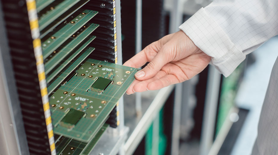 電子部品製造において水分が引き起こす問題とは